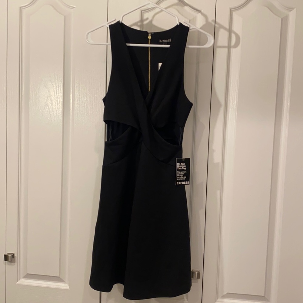 Express Fit and Flare front cutout, zipper-back dress Black Size 6 NWT
